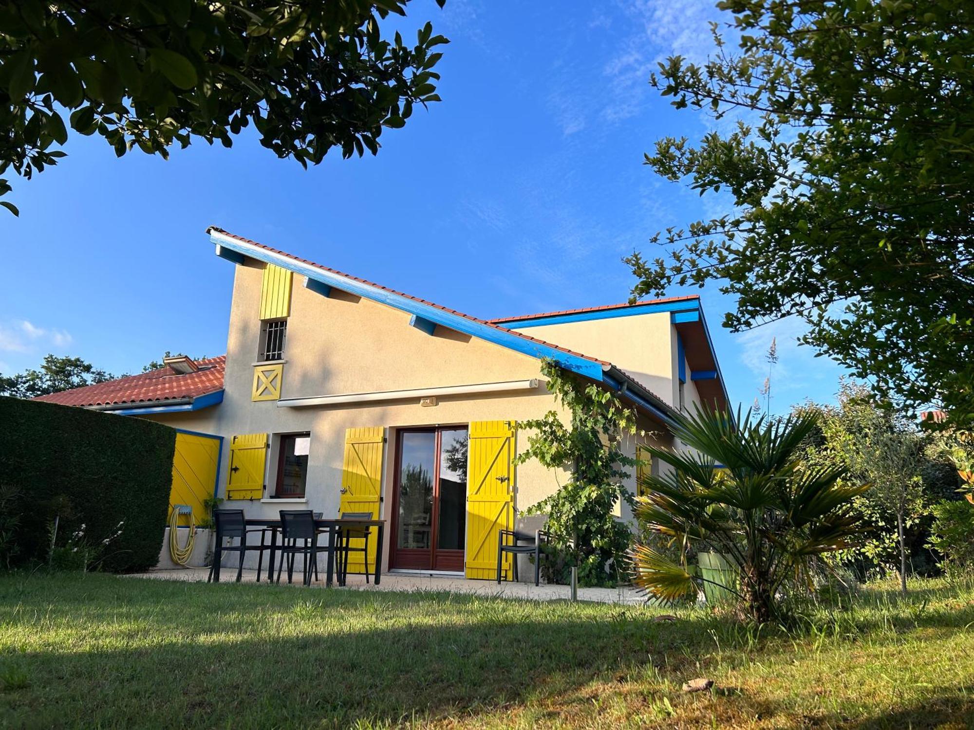 Jolie Maison De Vacances Avec Terrasse Et Jardin Saint-Julien-en-Born Exterior photo